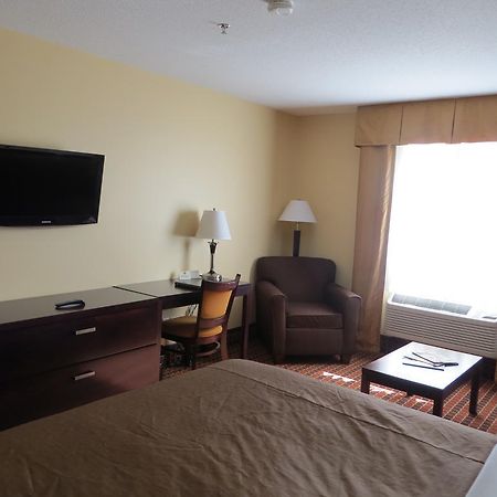 Poplar Tree Inn Stoughton المظهر الخارجي الصورة